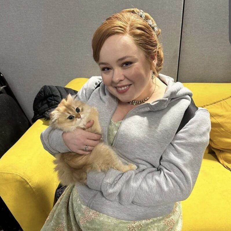 Nicola Coughlan Bridgerton + cat